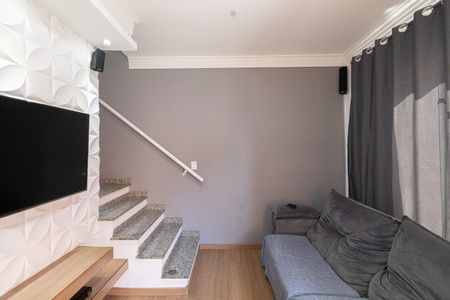 Sala de casa de condomínio para alugar com 2 quartos, 76m² em Vila Monte Santo, São Paulo