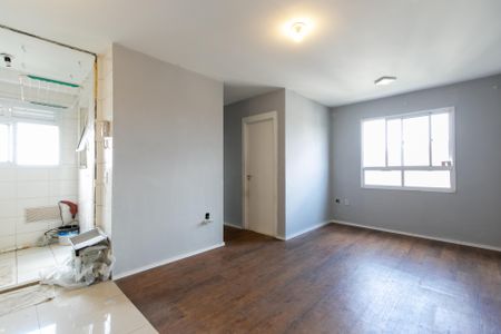 Sala de apartamento à venda com 3 quartos, 55m² em Conjunto Residencial José Bonifácio, São Paulo