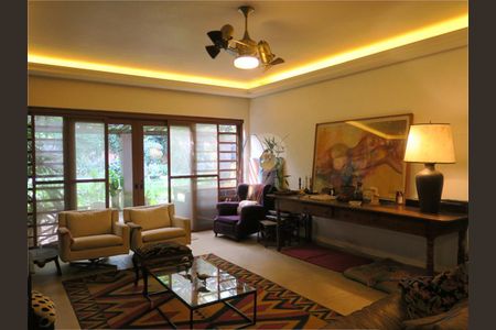 Casa à venda com 2 quartos, 300m² em Real Parque, São Paulo