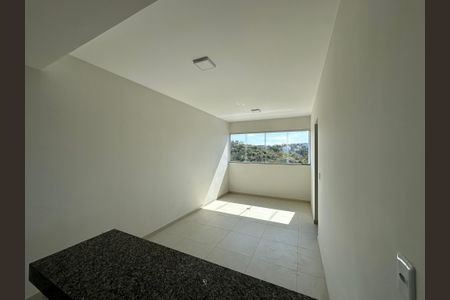 Apartamento à venda com 2 quartos, 86m² em Morro do Confisco, Contagem