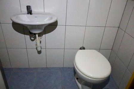 Banheiro de casa para alugar com 1 quarto, 45m² em Vila Yara, Osasco