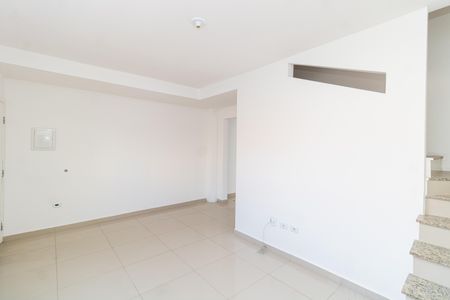 Sala de casa de condomínio à venda com 2 quartos, 250m² em Vila Mazzei, São Paulo