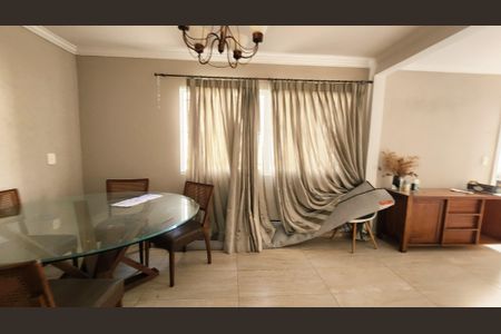 Sala de casa à venda com 4 quartos, 237m² em Jardim das Samambaias, Jundiaí