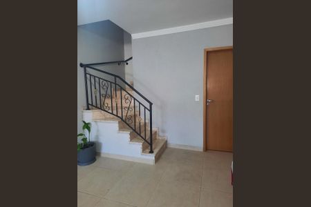 Escada de casa à venda com 3 quartos, 167m² em Vila Constança, São Paulo