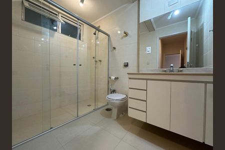 Banheiro de apartamento para alugar com 3 quartos, 150m² em Jardins, São Paulo