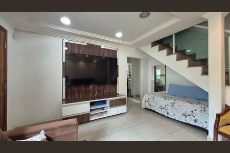 Sala de casa à venda com 3 quartos, 286m² em Jardim Stetel, Santo André