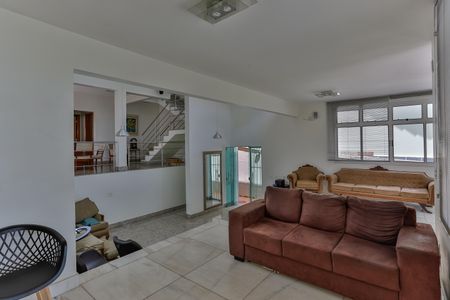Sala de casa à venda com 5 quartos, 480m² em Santa Tereza, Belo Horizonte
