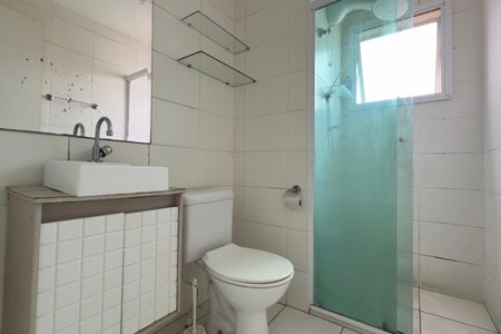 Banheiro de apartamento à venda com 2 quartos, 47m² em Ponte Grande, Guarulhos