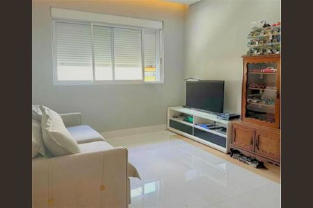 Casa para alugar com 4 quartos, 300m² em Jardim das Bandeiras, São Paulo