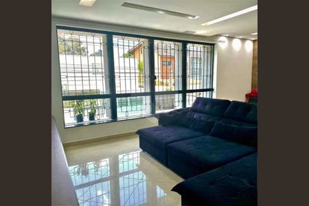 Casa para alugar com 4 quartos, 300m² em Jardim das Bandeiras, São Paulo