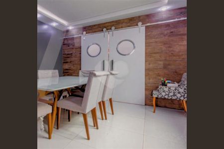 Casa para alugar com 4 quartos, 300m² em Jardim das Bandeiras, São Paulo