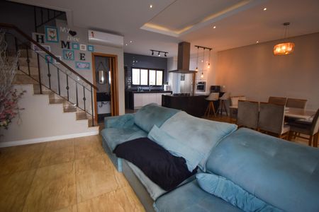 Sala de casa para alugar com 4 quartos, 237m² em Penha de França, São Paulo