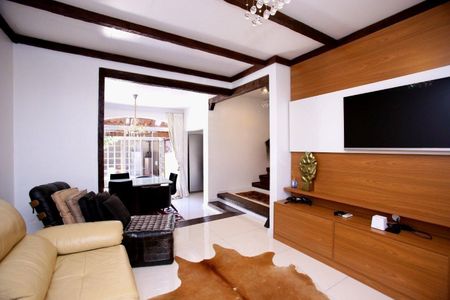 Sala de casa de condomínio para alugar com 3 quartos, 200m² em Cristal, Porto Alegre