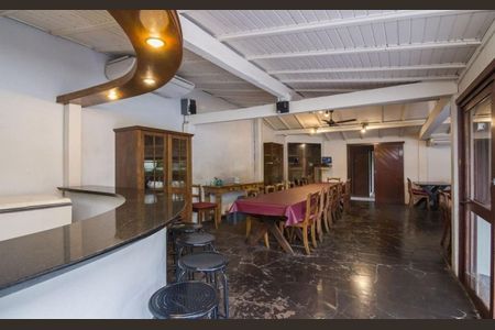 Sala de Estar de casa de condomínio para alugar com 3 quartos, 200m² em Cristal, Porto Alegre