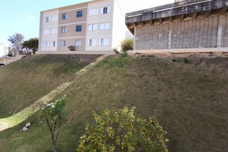 Vista Sala de apartamento à venda com 3 quartos, 74m² em Vila Marieta, Campinas