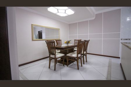 Sala de Jantar de casa à venda com 3 quartos, 218m² em Vila Ivg, São Paulo