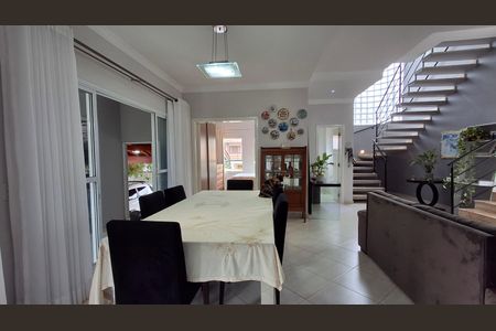 Sala de casa à venda com 5 quartos, 370m² em Mansões Santo Antônio, Campinas