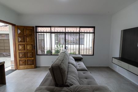 Sala de casa à venda com 3 quartos, 370m² em Cupecê, São Paulo