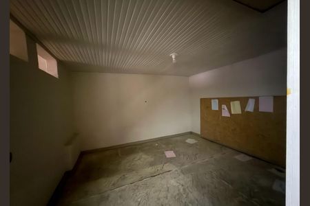 Garagem de casa para alugar com 4 quartos, 300m² em Petrópolis, Porto Alegre