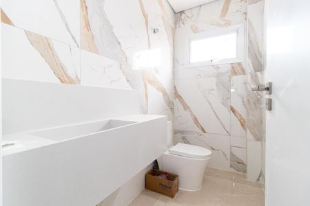 Lavabo de casa para alugar com 4 quartos, 400m² em Xaxim, Curitiba