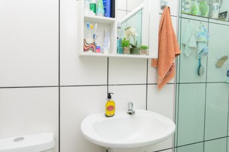 Casa 1 - Banheiro de casa à venda com 4 quartos, 300m² em Fonte Grande, Contagem