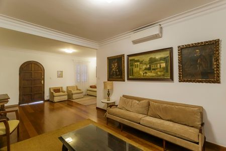 Sala de casa à venda com 3 quartos, 300m² em Jardim Europa, São Paulo
