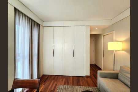 Sala de apartamento à venda com 1 quarto, 44m² em Vila Olímpia, São Paulo