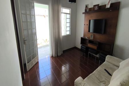 Casa à venda com 3 quartos, 180m² em Rio Branco, Belo Horizonte