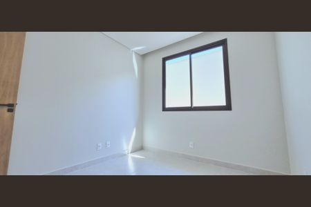 Quarto 2 de casa à venda com 3 quartos, 100m² em Vila Rica, Lagoa Santa