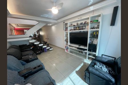 Sala de casa à venda com 3 quartos, 220m² em Vila Tijuco, Guarulhos