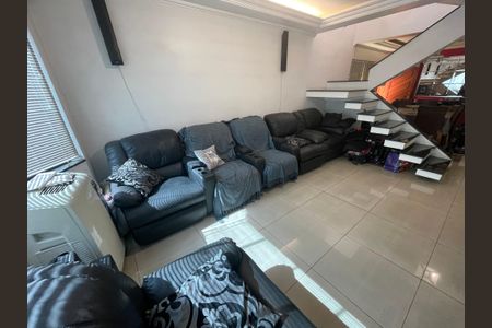 Sala de casa à venda com 3 quartos, 220m² em Vila Tijuco, Guarulhos