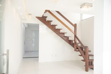 Sala de casa de condomínio para alugar com 3 quartos, 159m² em Itapuã, Salvador