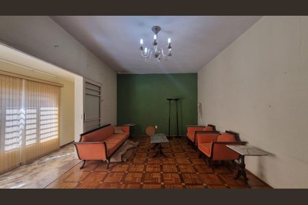Casa à venda com 3 quartos, 300m² em Cambuí, Campinas