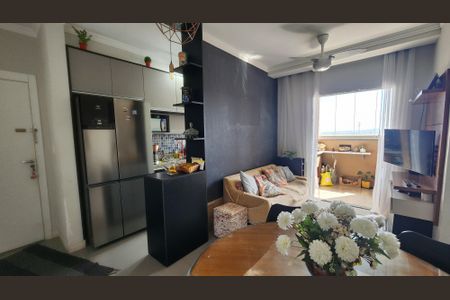 Sala de apartamento para alugar com 3 quartos, 65m² em Vila Urupes, Suzano