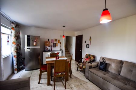 Sala de apartamento para alugar com 2 quartos, 61m² em Del Castilho, Rio de Janeiro
