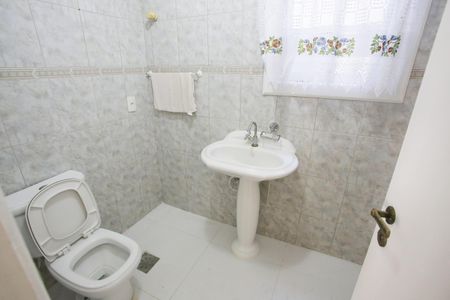 Lavabo de casa de condomínio para alugar com 7 quartos, 510m² em Anil, Rio de Janeiro