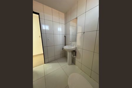 Banheiro de kitnet/studio para alugar com 1 quarto, 55m² em Setor Habitacional Vicente Pires, Brasília
