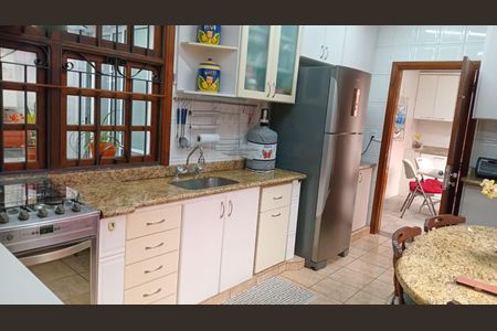 Casa à venda com 3 quartos, 237m² em Vila Dayse, São Bernardo do Campo