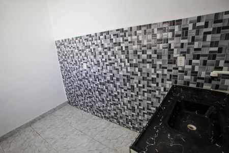 Cozinha de kitnet/studio para alugar com 1 quarto, 29m² em Curicica, Rio de Janeiro