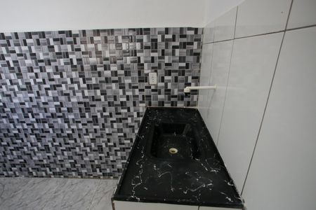 Cozinha de kitnet/studio para alugar com 1 quarto, 29m² em Curicica, Rio de Janeiro