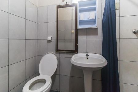 Banheiro de kitnet/studio para alugar com 2 quartos, 40m² em Vila Martins, Mogi das Cruzes