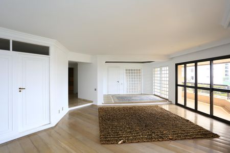 Sala 1 de apartamento à venda com 4 quartos, 242m² em Vila Suzana, São Paulo