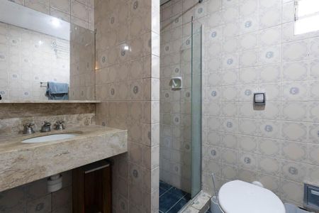 Banheiro de kitnet/studio para alugar com 1 quarto, 40m² em República, São Paulo