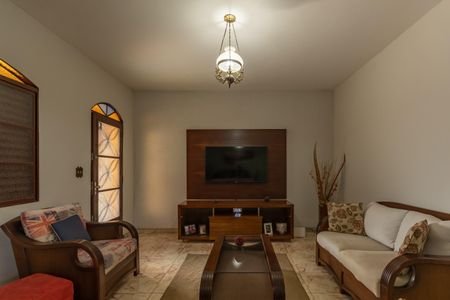 Sala de casa para alugar com 3 quartos, 360m² em Etelvina Carneiro, Belo Horizonte