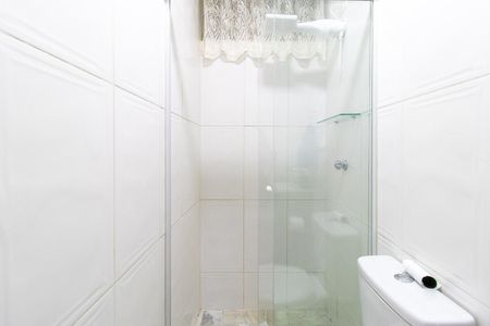 Banheiro Social de kitnet/studio para alugar com 1 quarto, 35m² em Centro, Curitiba