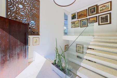 Sala de casa de condomínio para alugar com 4 quartos, 550m² em Quinta das Flores, São José dos Campos