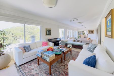 Sala de casa de condomínio para alugar com 4 quartos, 550m² em Quinta das Flores, São José dos Campos