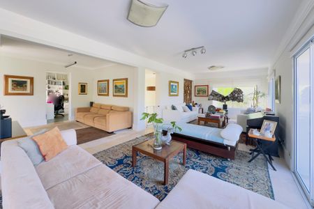 Sala de casa de condomínio para alugar com 4 quartos, 550m² em Quinta das Flores, São José dos Campos