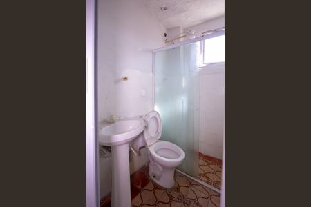 Banheiro de apartamento para alugar com 1 quarto, 60m² em Trindade, São Gonçalo