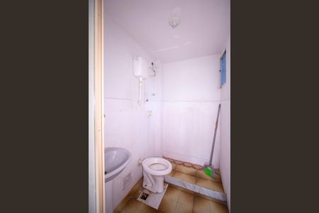 Banheiro de apartamento para alugar com 1 quarto, 60m² em Trindade, São Gonçalo